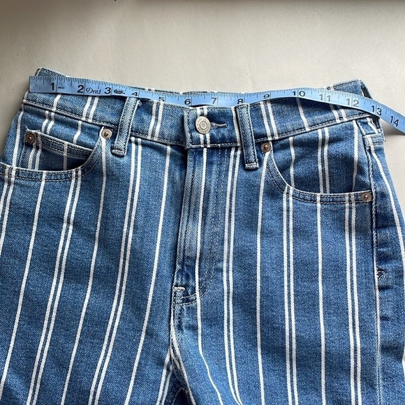 GAP Mom Jean Shorts 00 24 Blue White Striped Denim Pockets Cotton Mid 4” Inseam - Picture 11 of 14